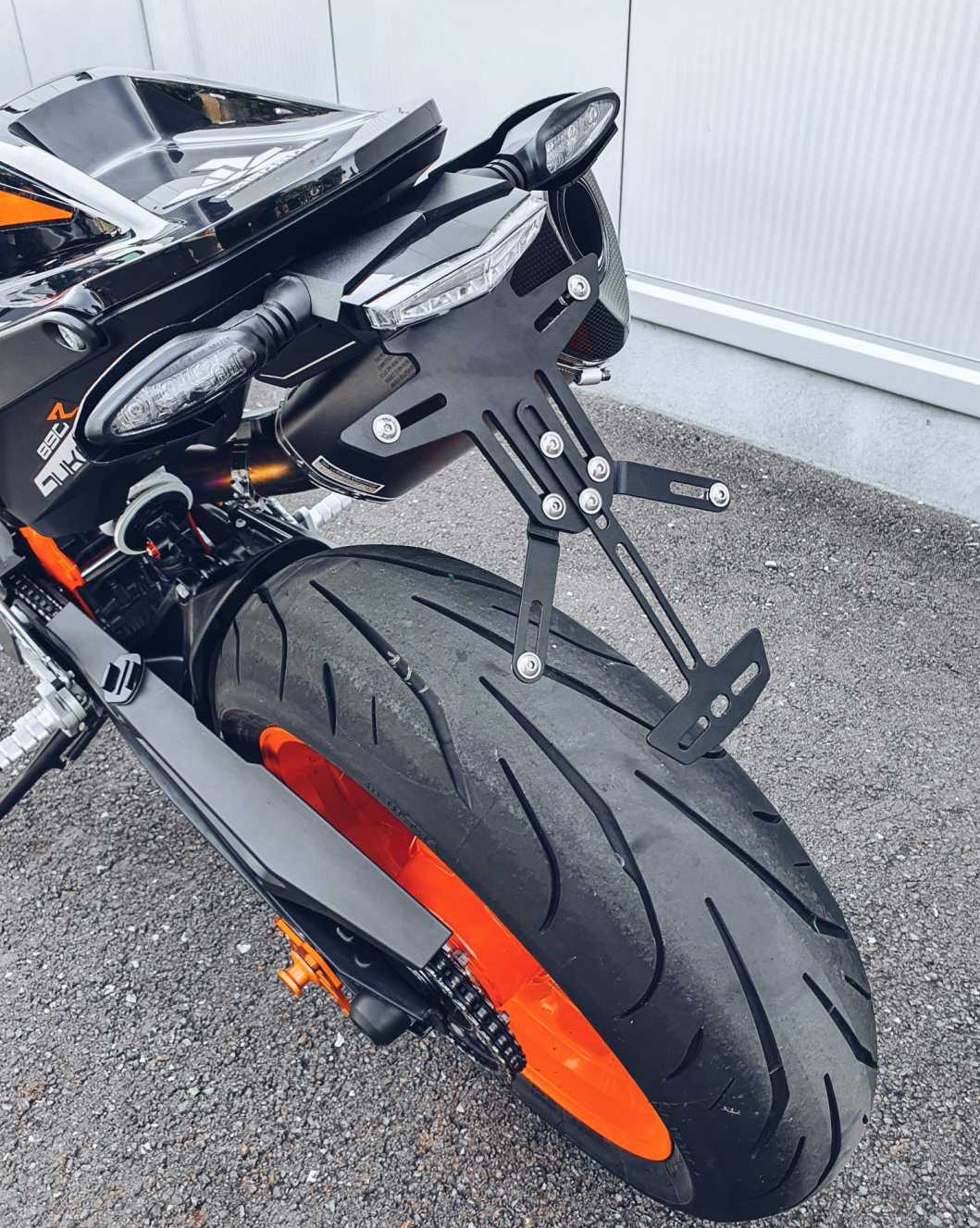 Bagoros performance バゴロスパフォーマンス プレミアムプレートホルダー  KTM Duke 790 / 890 / 890R