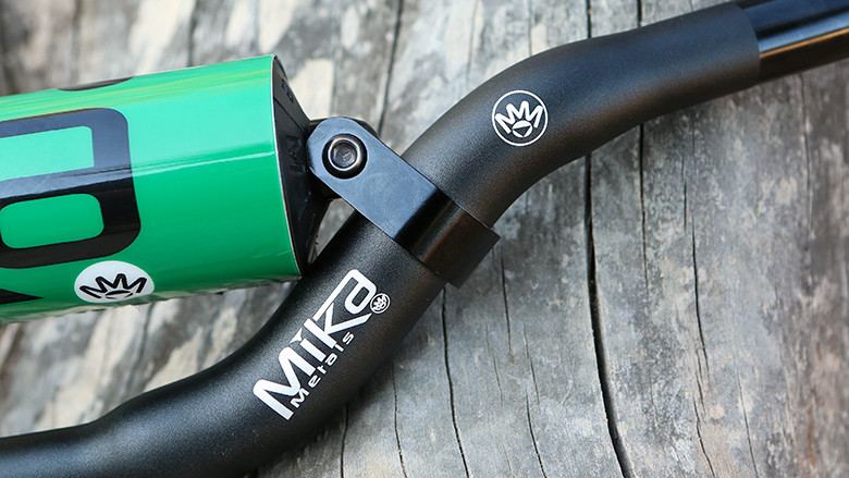 高品質】 MIKA Metals Metals:ミカメタルズ Hybrid シリーズハンドルバー 8ベース大径バー ベンドタイプ：PIT BIKE  HIGH バーパッドカラー：ホワイト
